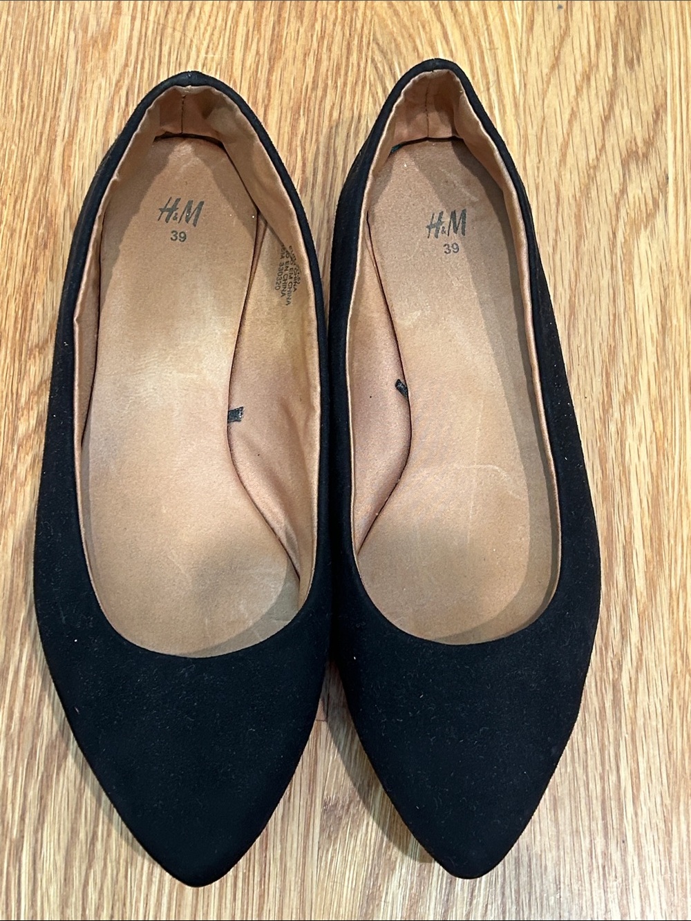 H&M Women's Classic Black Pointed-Toe Ballet Flats size 9 casual footwear shoes